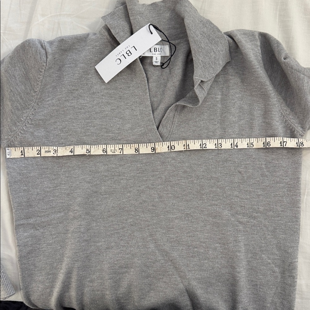 LBLC the Label Callie V-Neck Sweater Size Small Dove Grey Viscose Knit Pullover - Picture 6 of 7
